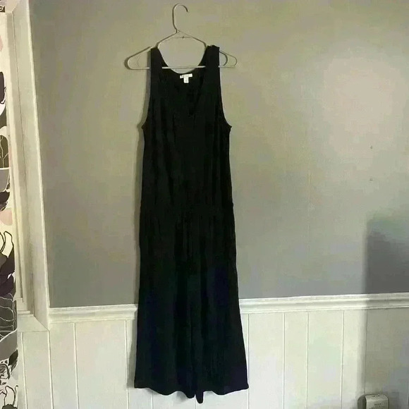 Black romper - Picture 1 of 2